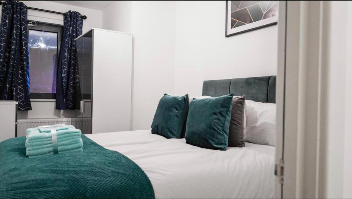Two Bedrooms, Two Bath, Up To 3 Beds 1 Sofa - Slough Windsor Legoland Exteriér fotografie